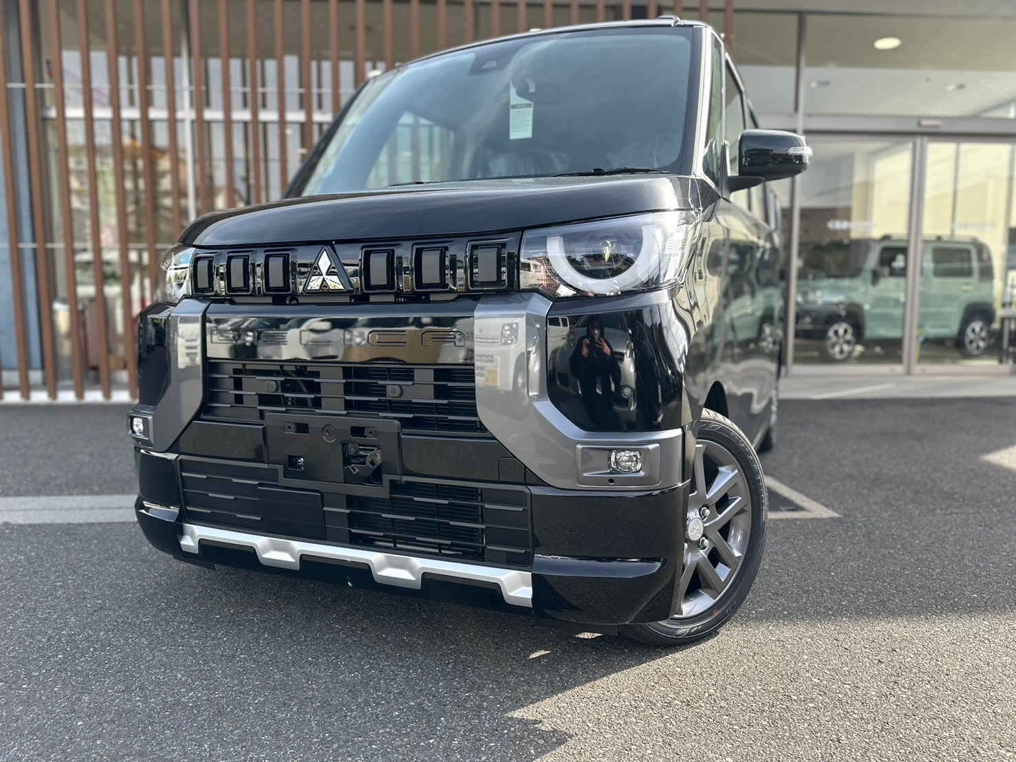 三菱 デリカミニ Tプレミアム 4WD