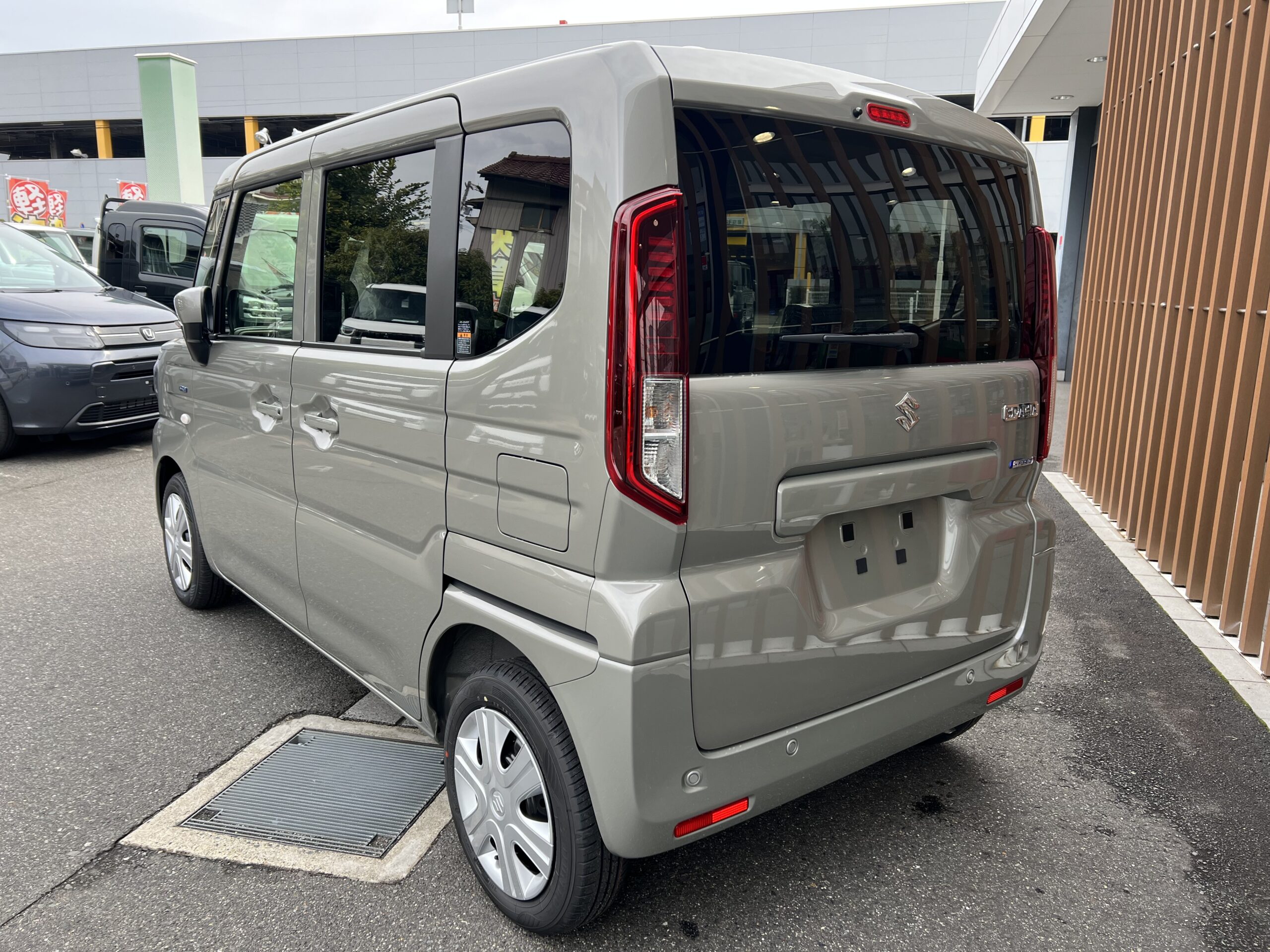 スズキ スペーシア HYBRID　X