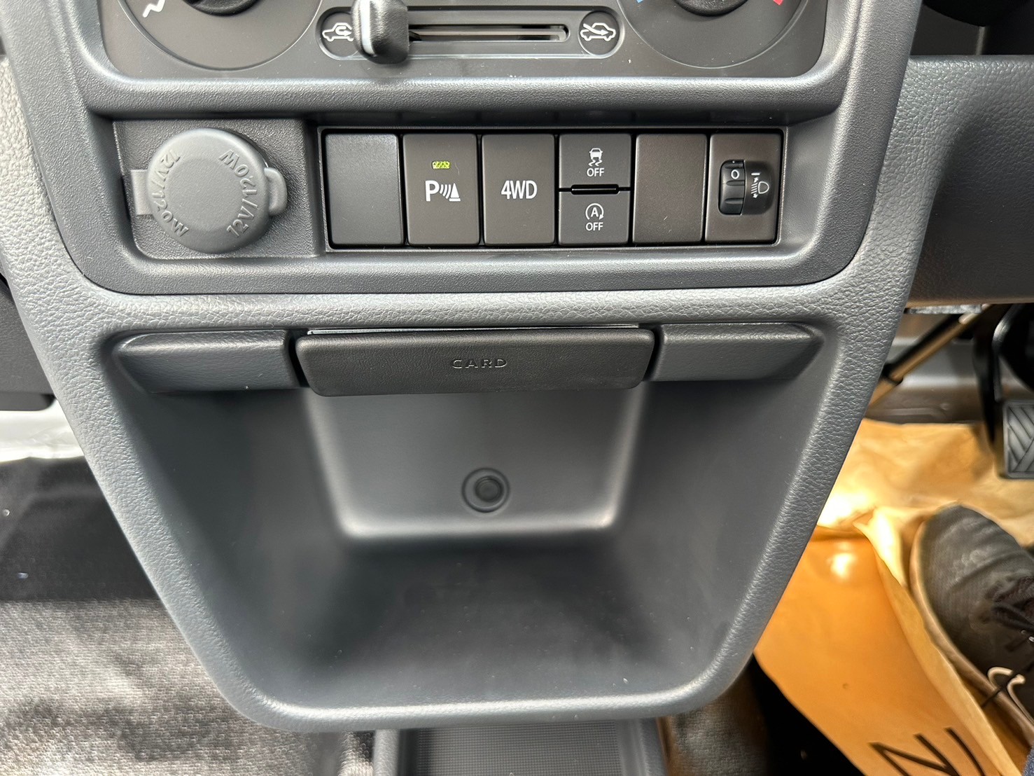 日産 クリッパートラック DX　5MT　4WD