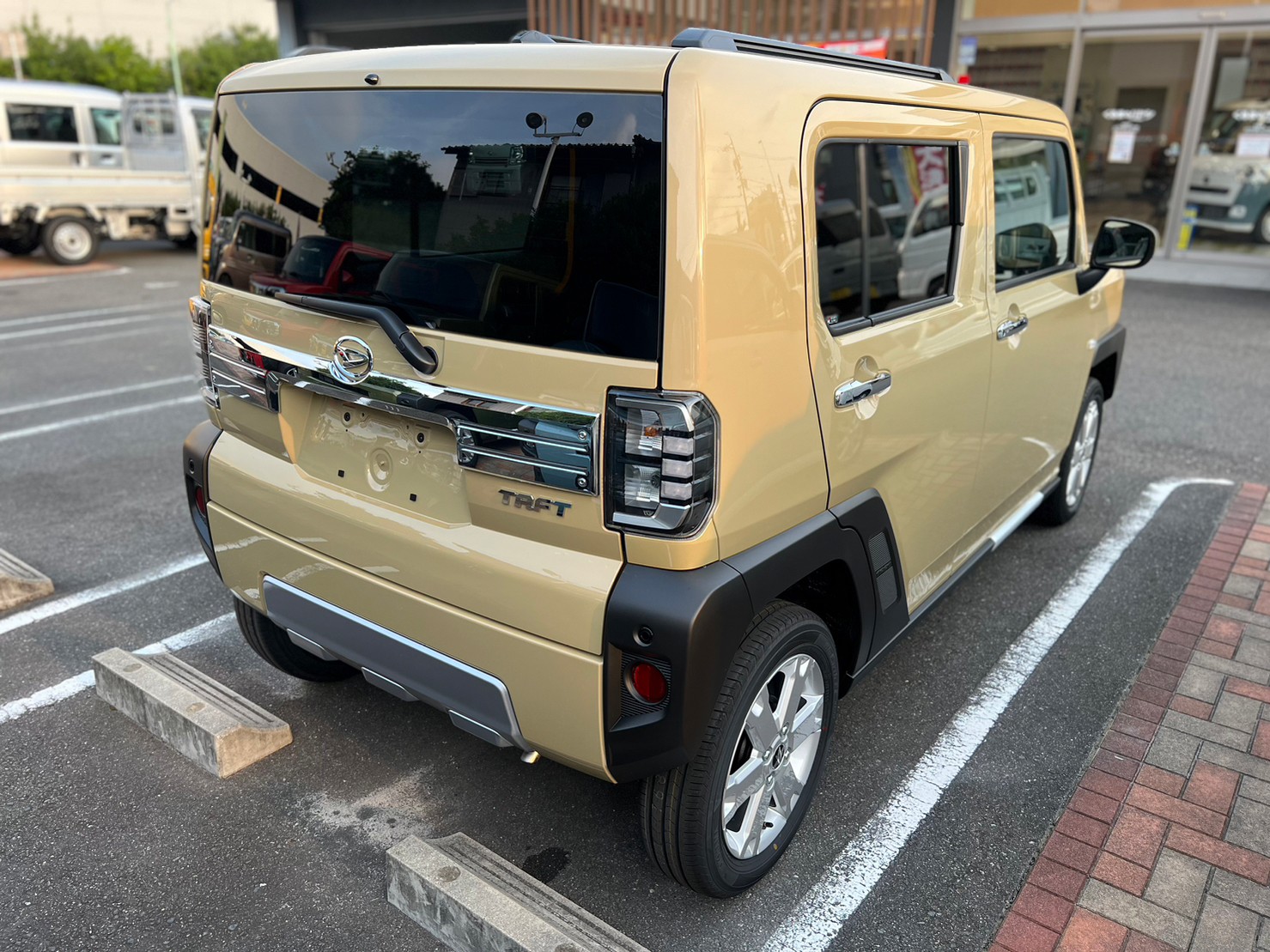 ダイハツ タフト Gクロムベンチャー