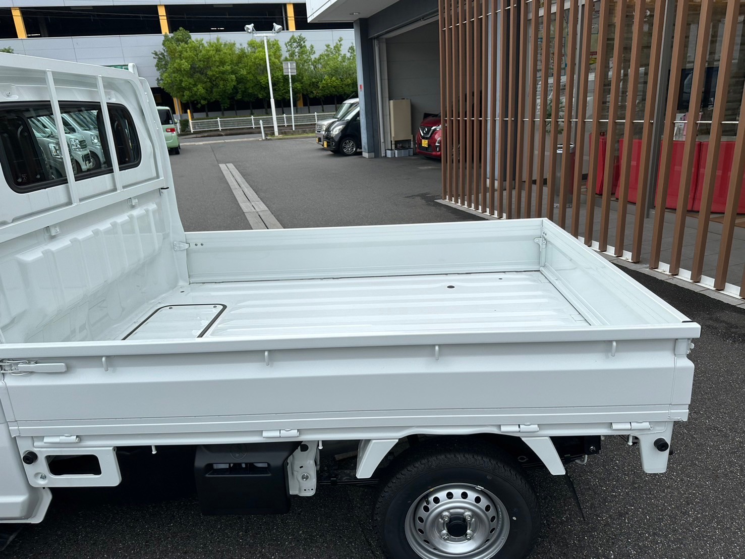 日産 クリッパートラック DX　5MT　4WD
