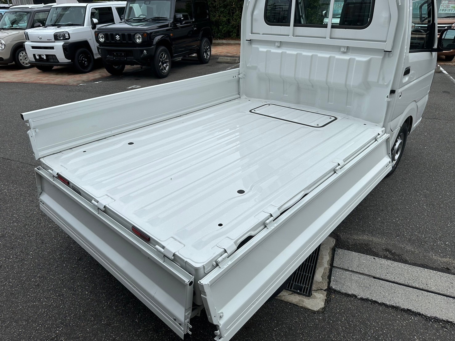 日産 クリッパートラック DX　5MT　4WD