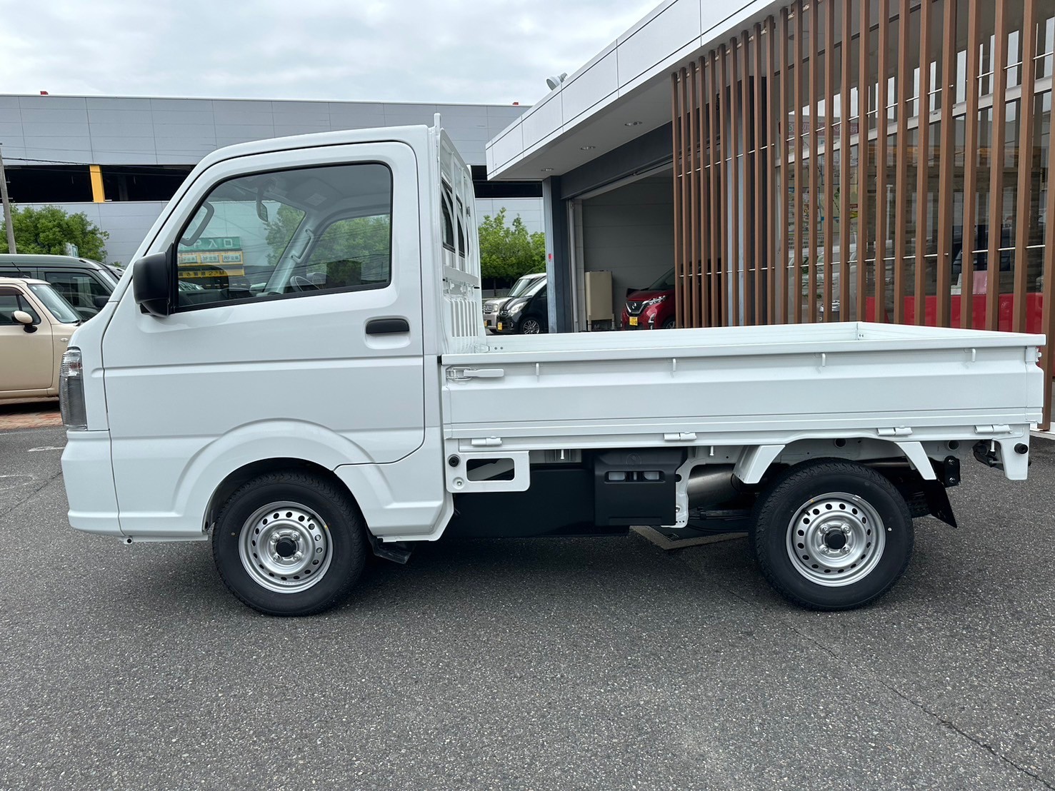 日産 クリッパートラック DX　5MT　4WD