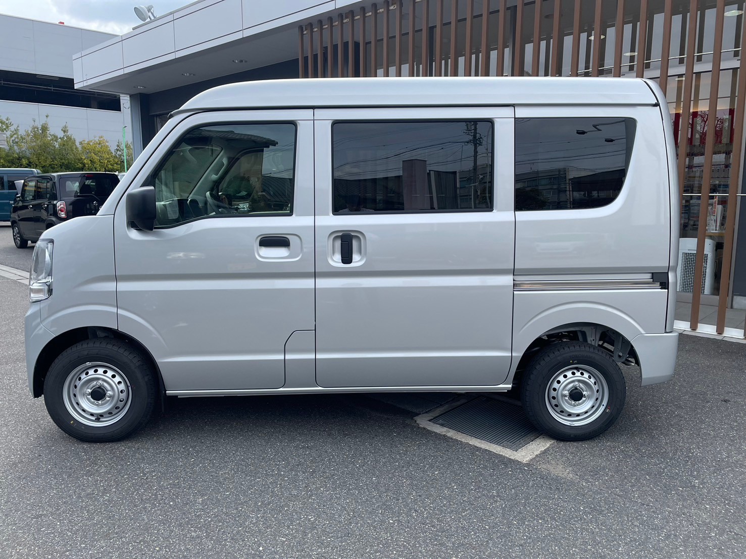 日産 クリッパーバン DX　CVT　2WD