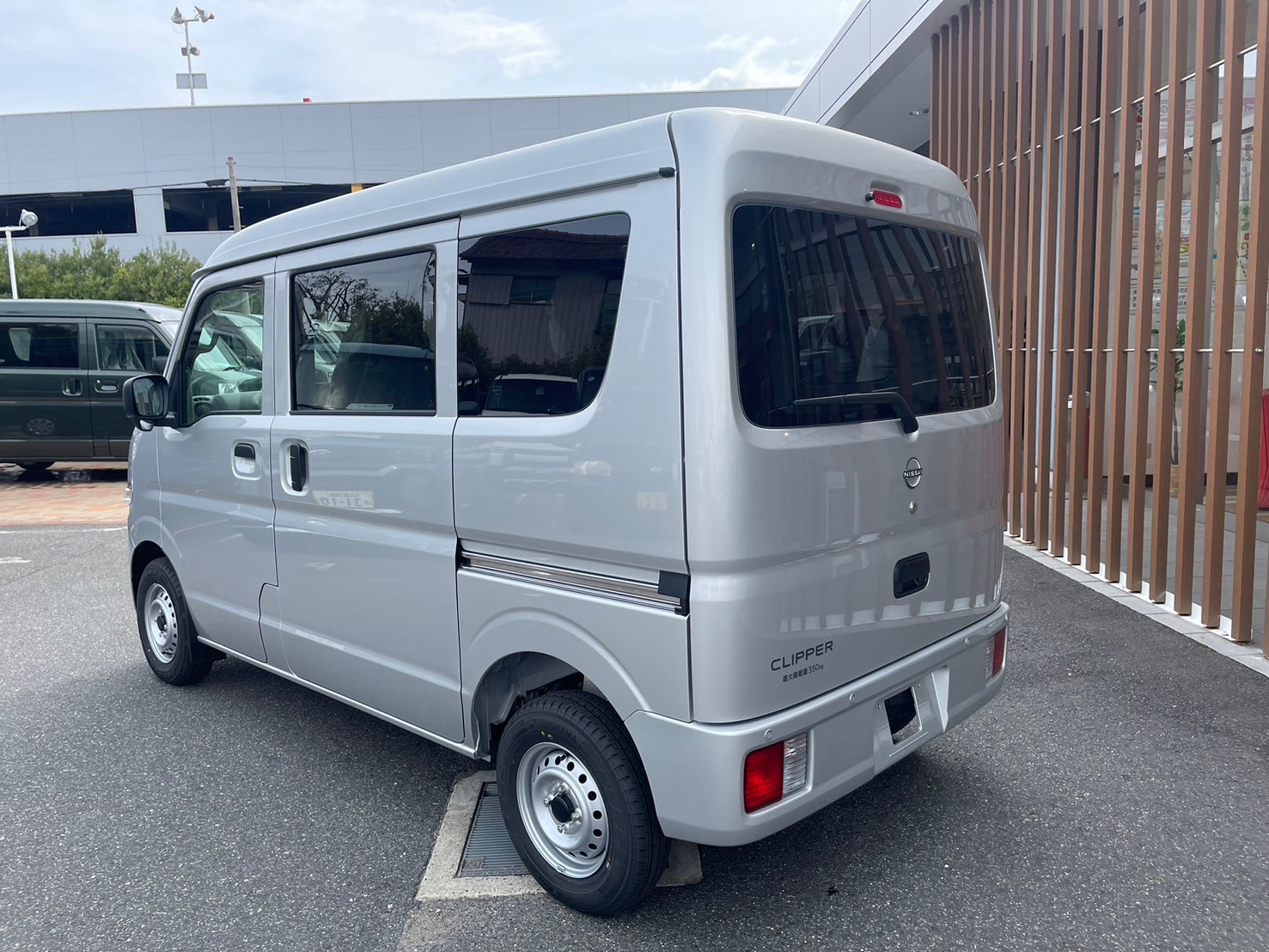 日産 クリッパーバン DX　CVT　2WD