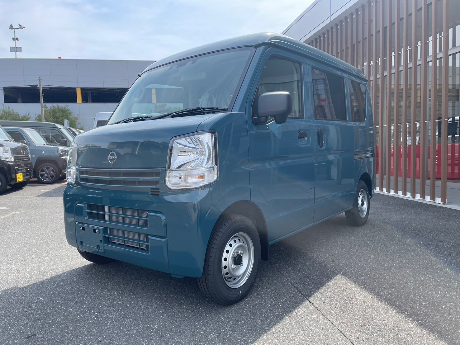 日産 DX　CVT　2WD