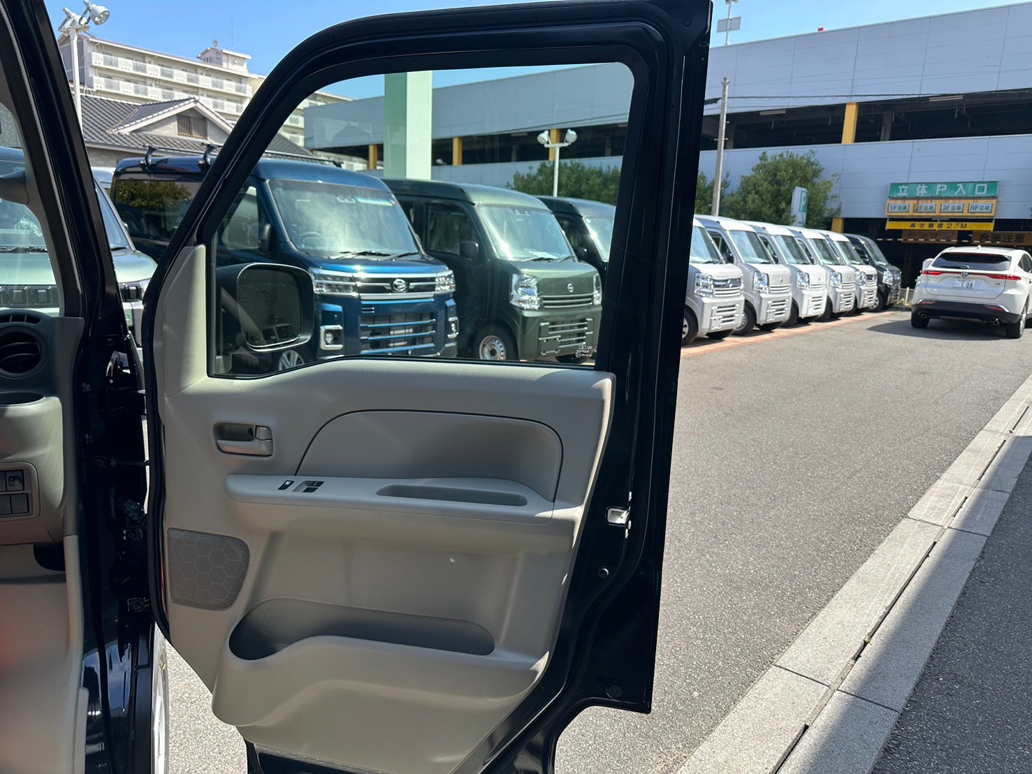 日産 クリッパーバン DX　CVT　2WD
