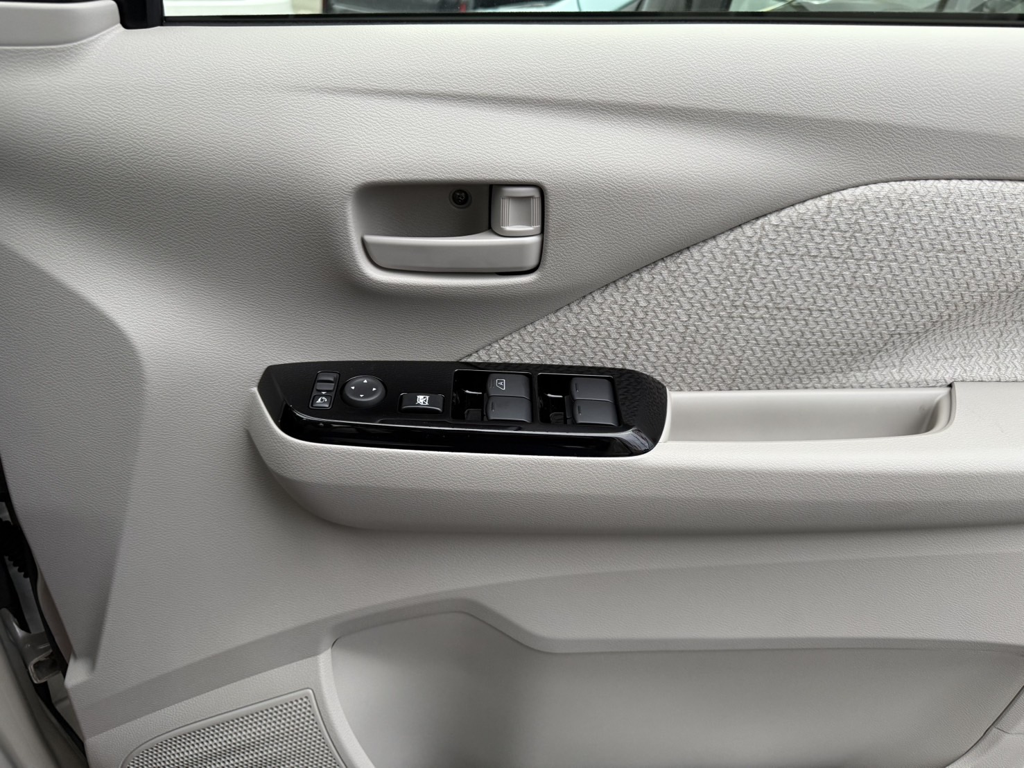 三菱 eKワゴン G