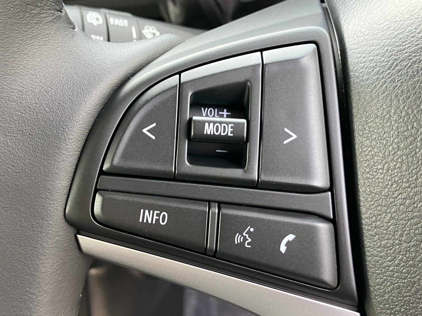 スズキ ハスラー 新型　HYBRID　X
