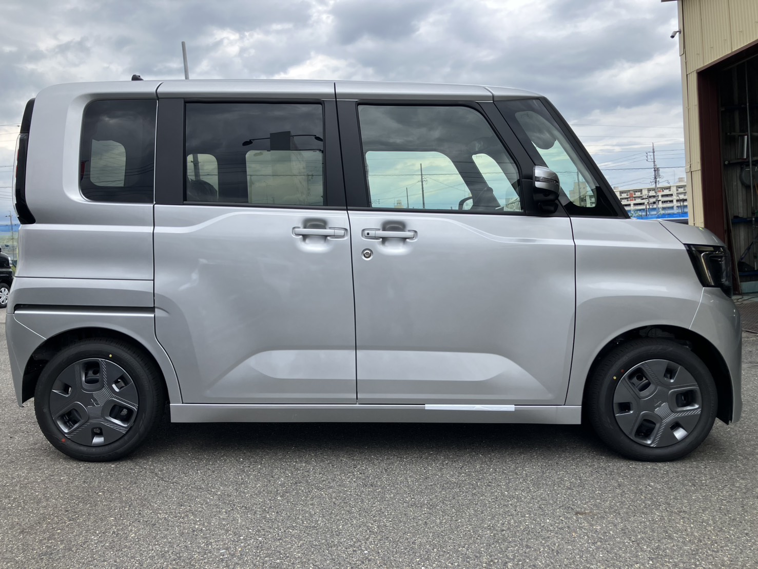 三菱 eKスペース 新型　G