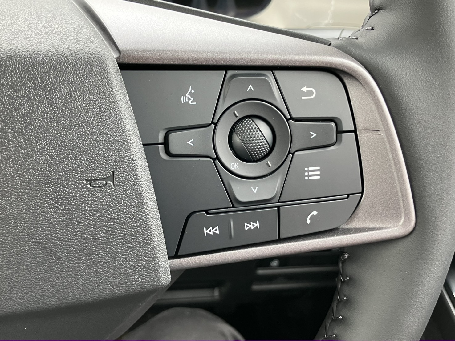 三菱 eKスペース 新型　G