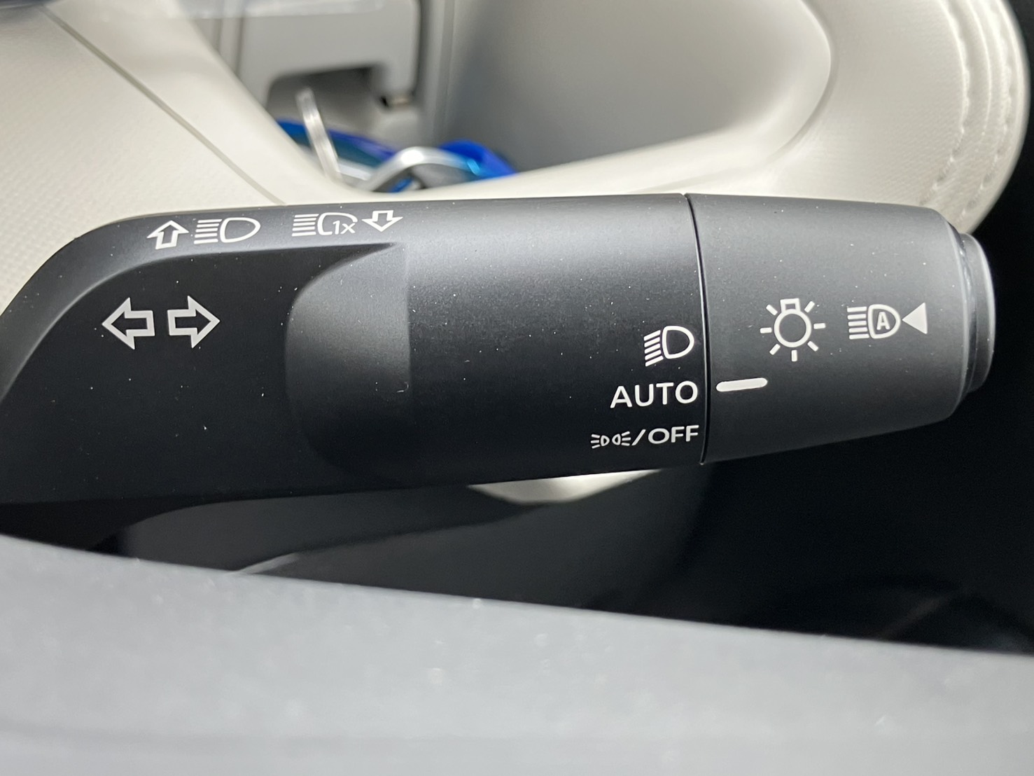 三菱 eKスペース 新型　G