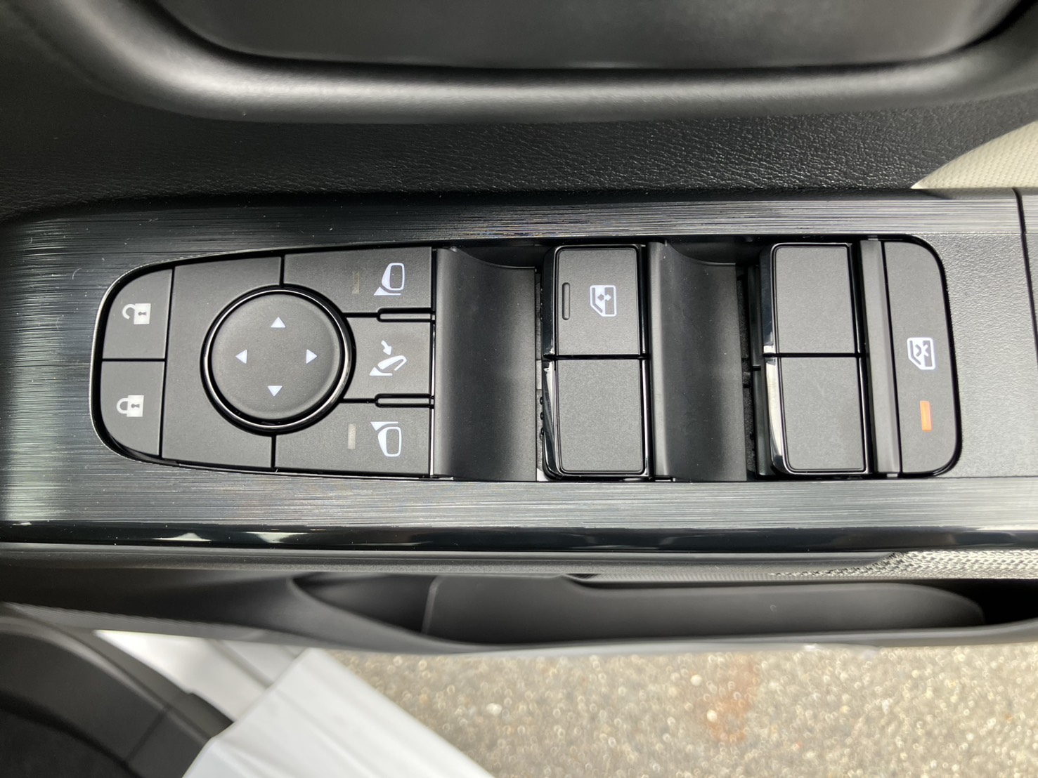 三菱 eKスペース 新型　G