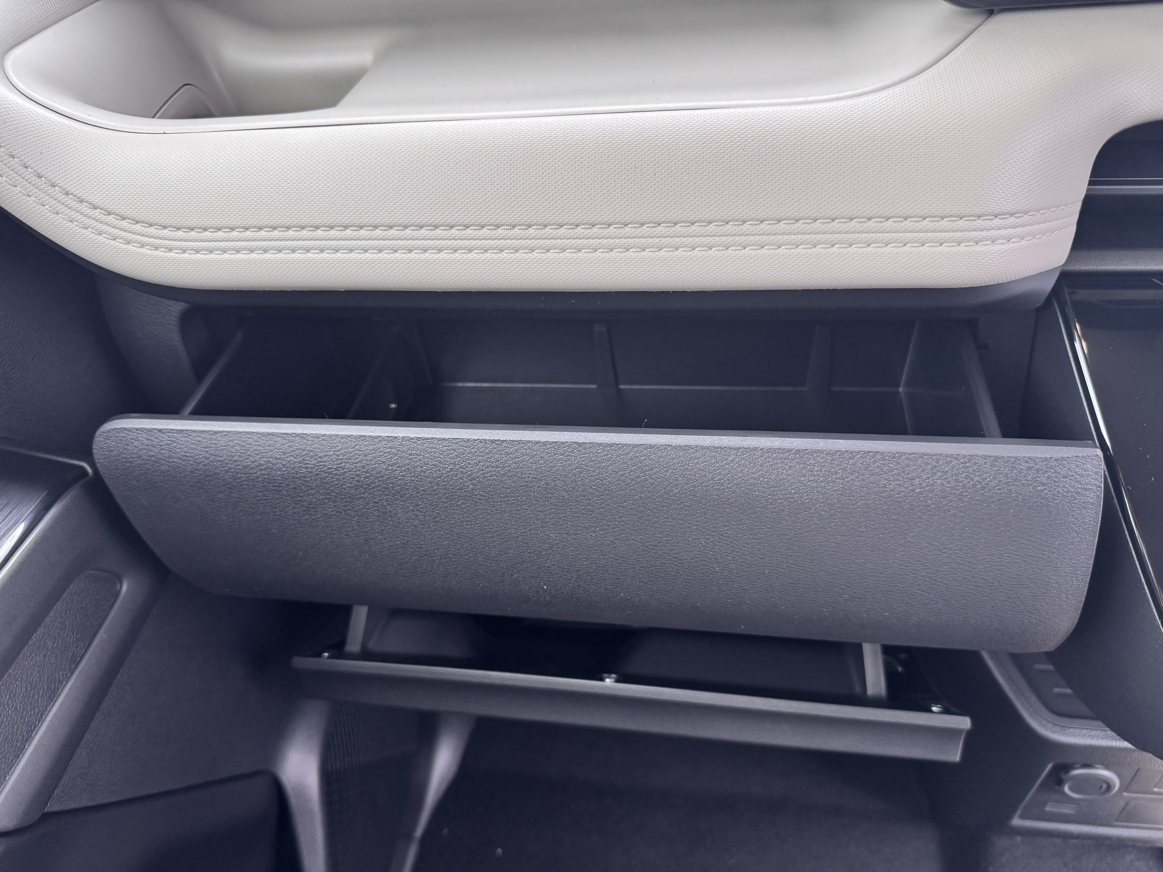 三菱 eKスペース 新型　G
