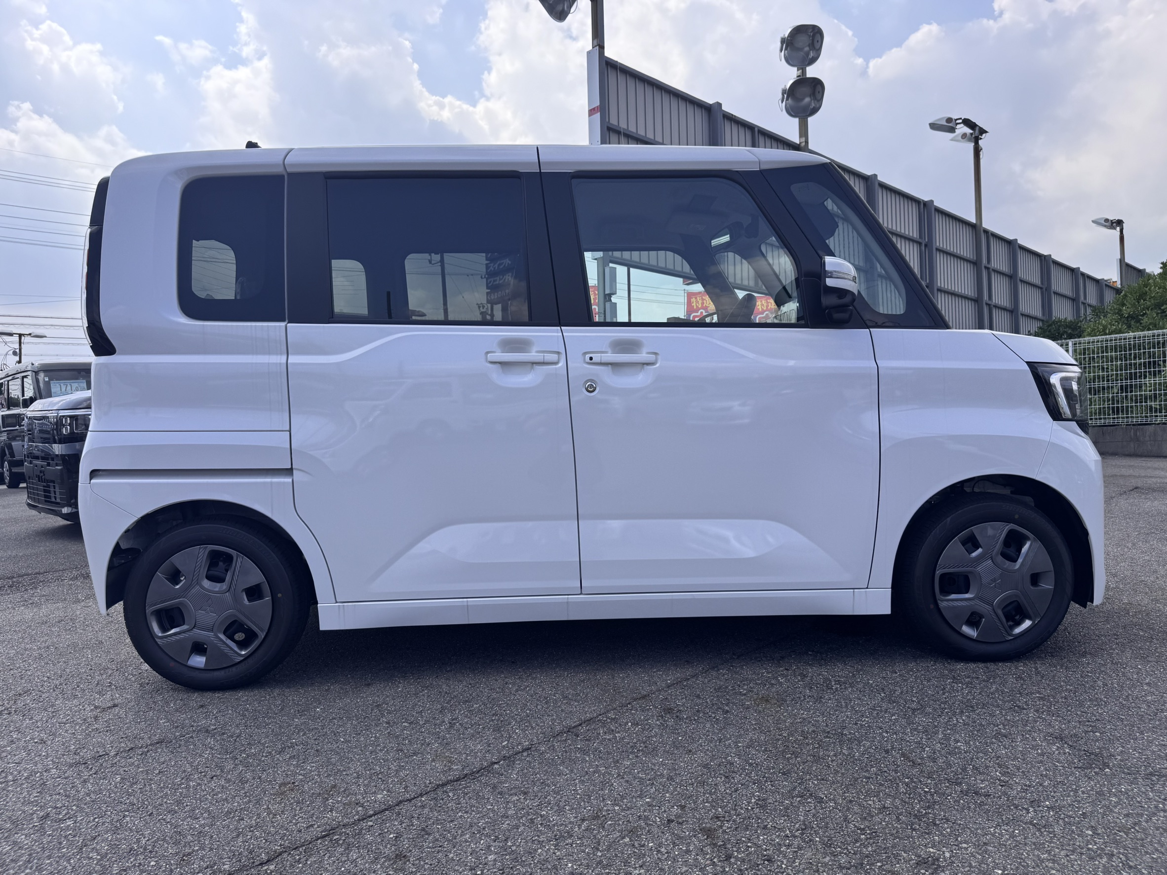 三菱 eKスペース 新型　G　ｱﾗｳﾝﾄﾞﾋﾞｭｰﾓﾆﾀｰ付