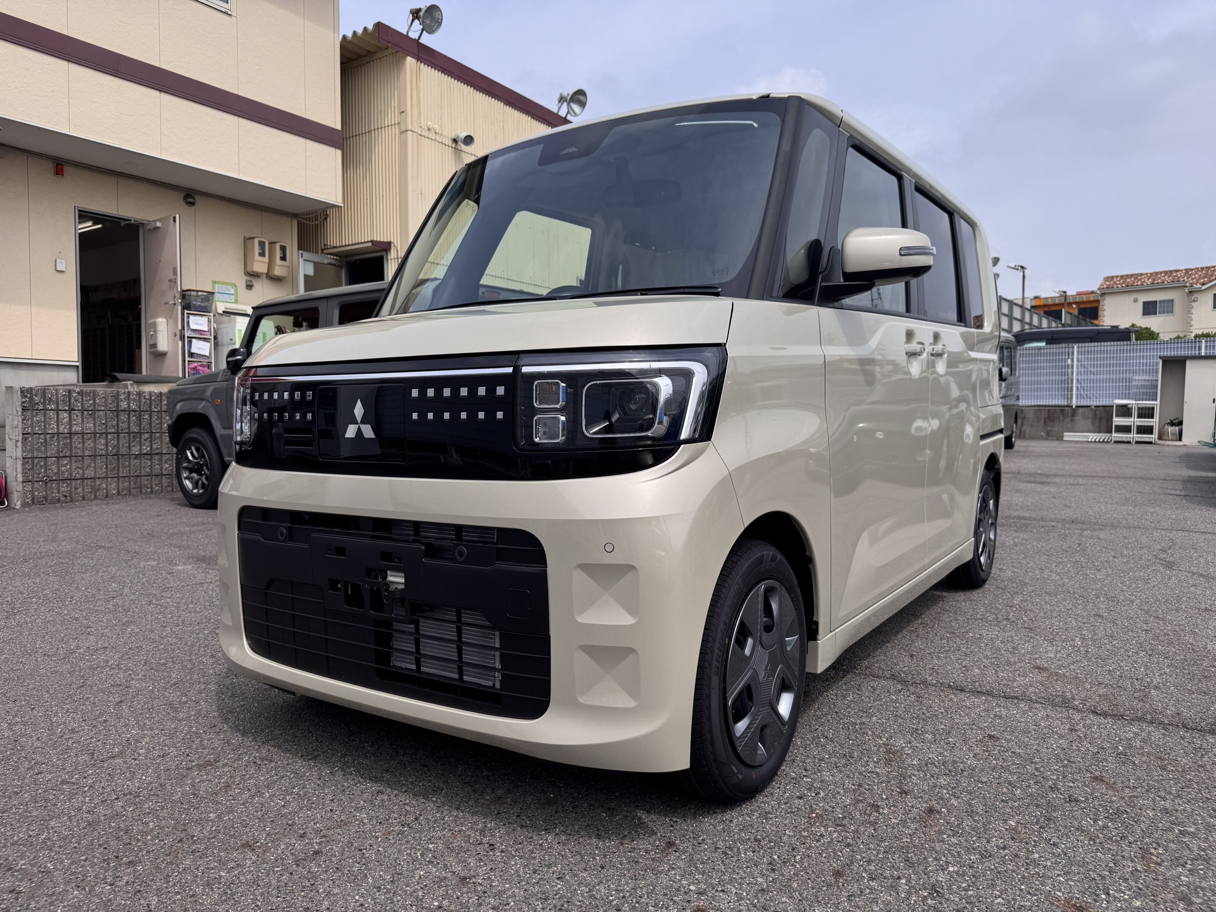 三菱 eKスペース 新型　G　ｱﾗｳﾝﾄﾞﾋﾞｭｰﾓﾆﾀｰ付