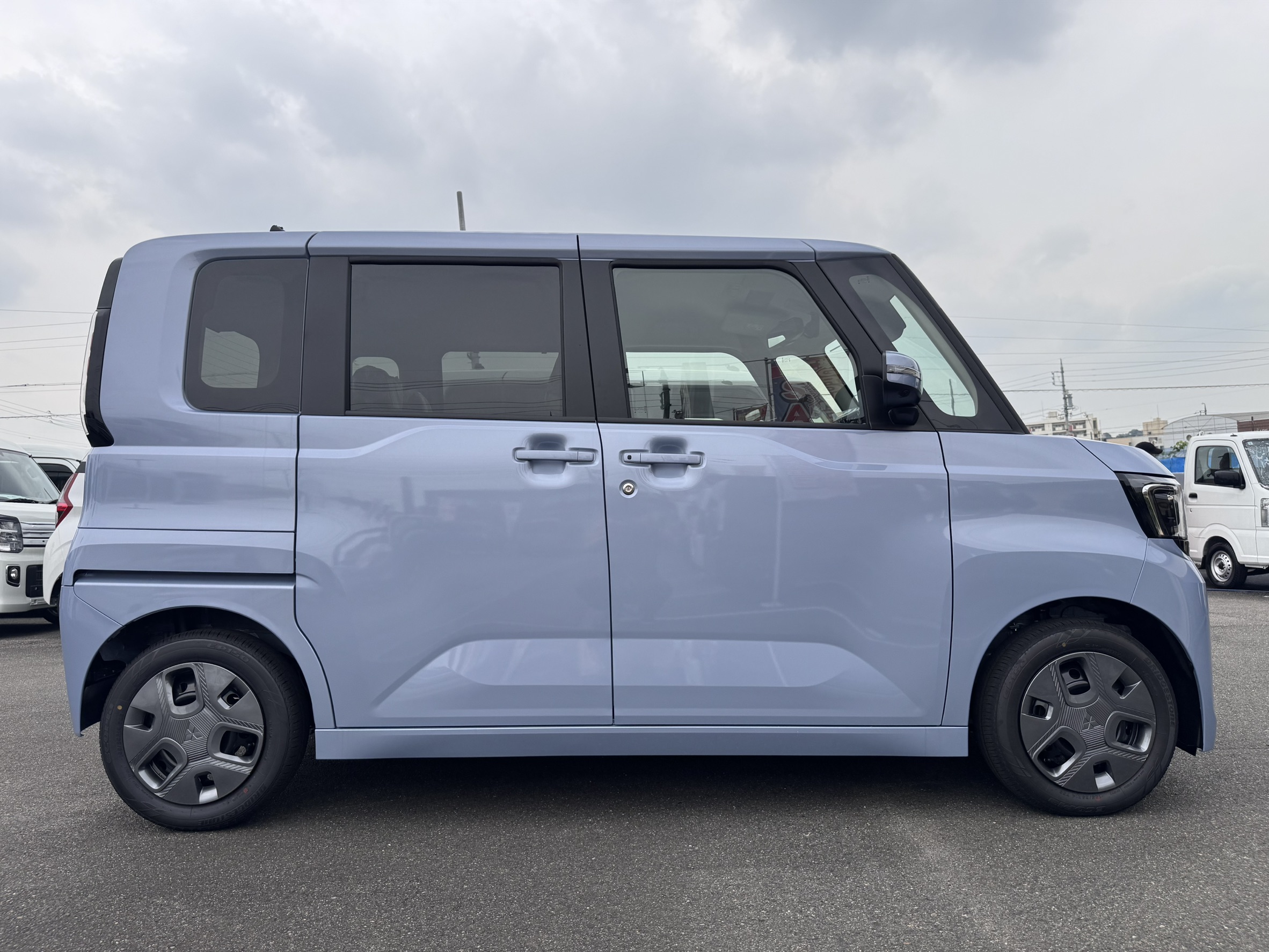 三菱 eKスペース 新型　G　ｱﾗｳﾝﾄﾞﾋﾞｭｰﾓﾆﾀｰ付