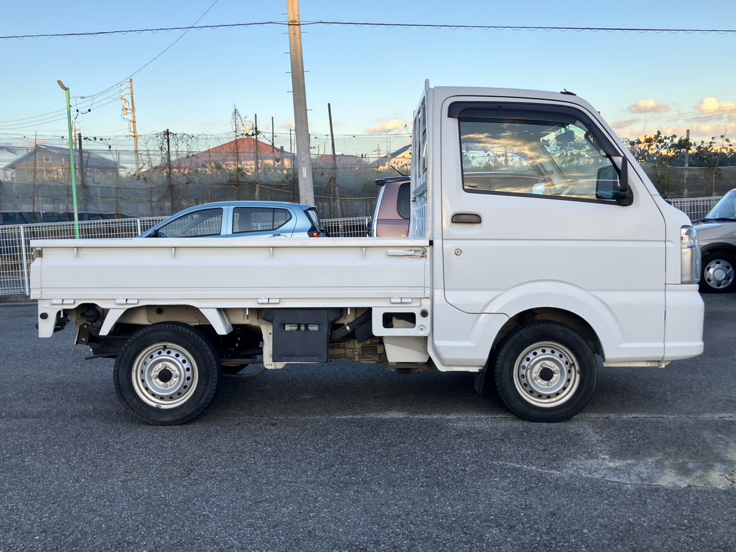 日産 NT100クリッパートラック DX　MT