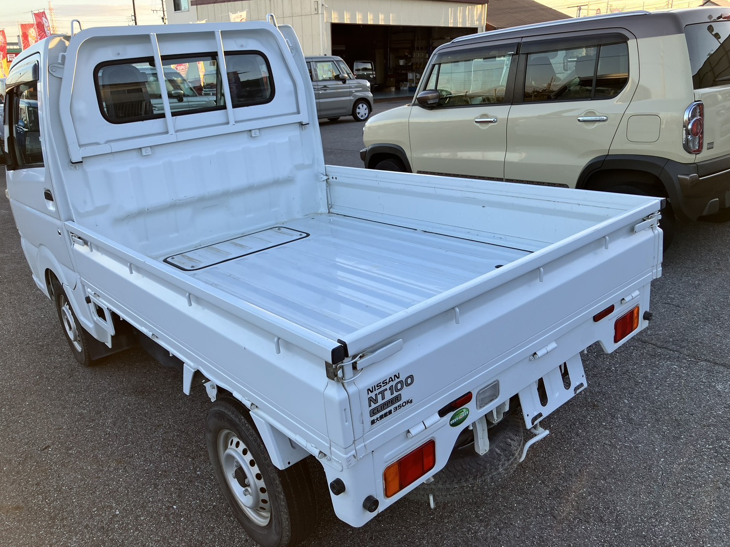 日産 NT100クリッパートラック DX　MT