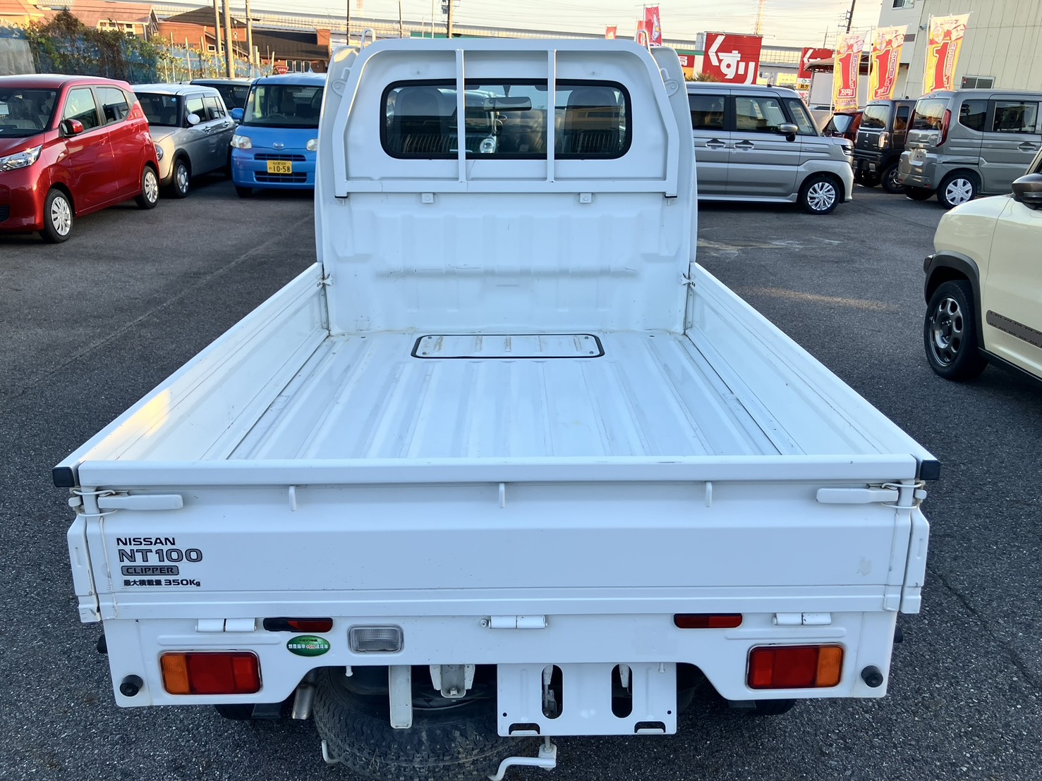 日産 NT100クリッパートラック DX　MT