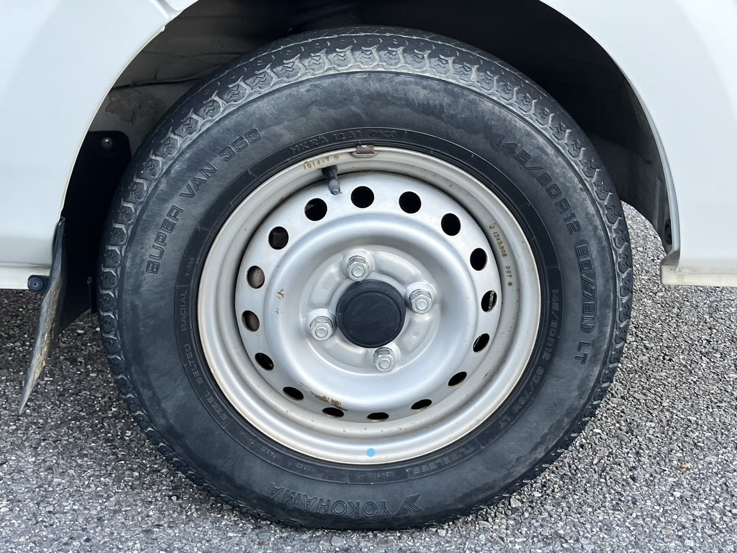 日産 NT100クリッパートラック DX　MT