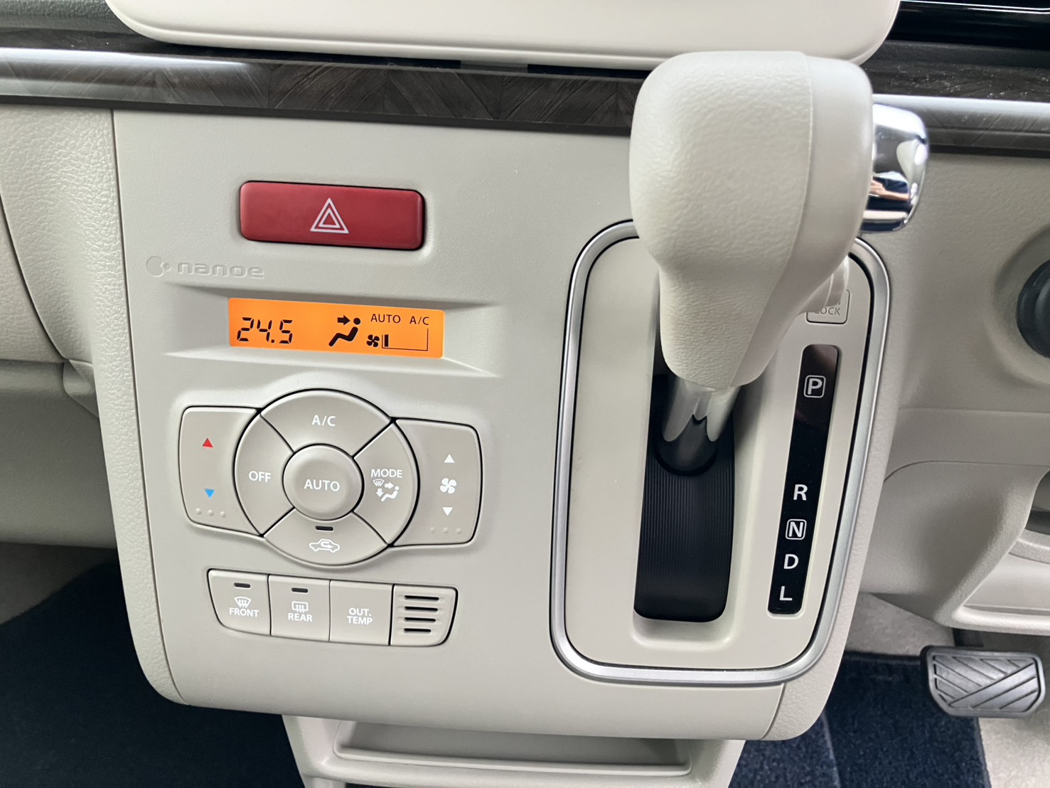 スズキ アルトラパン MODE